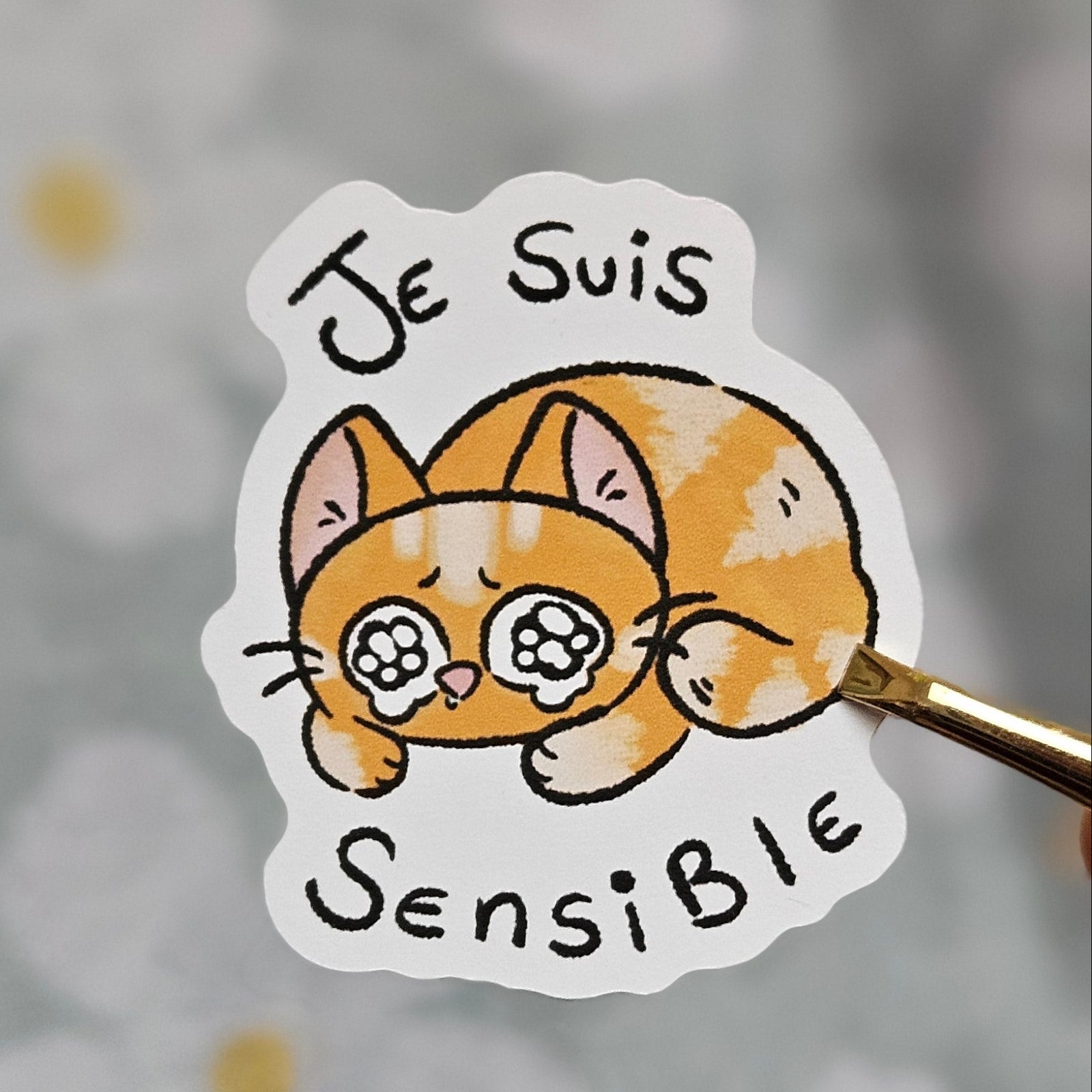Sticker illustré « Je suis sensible »