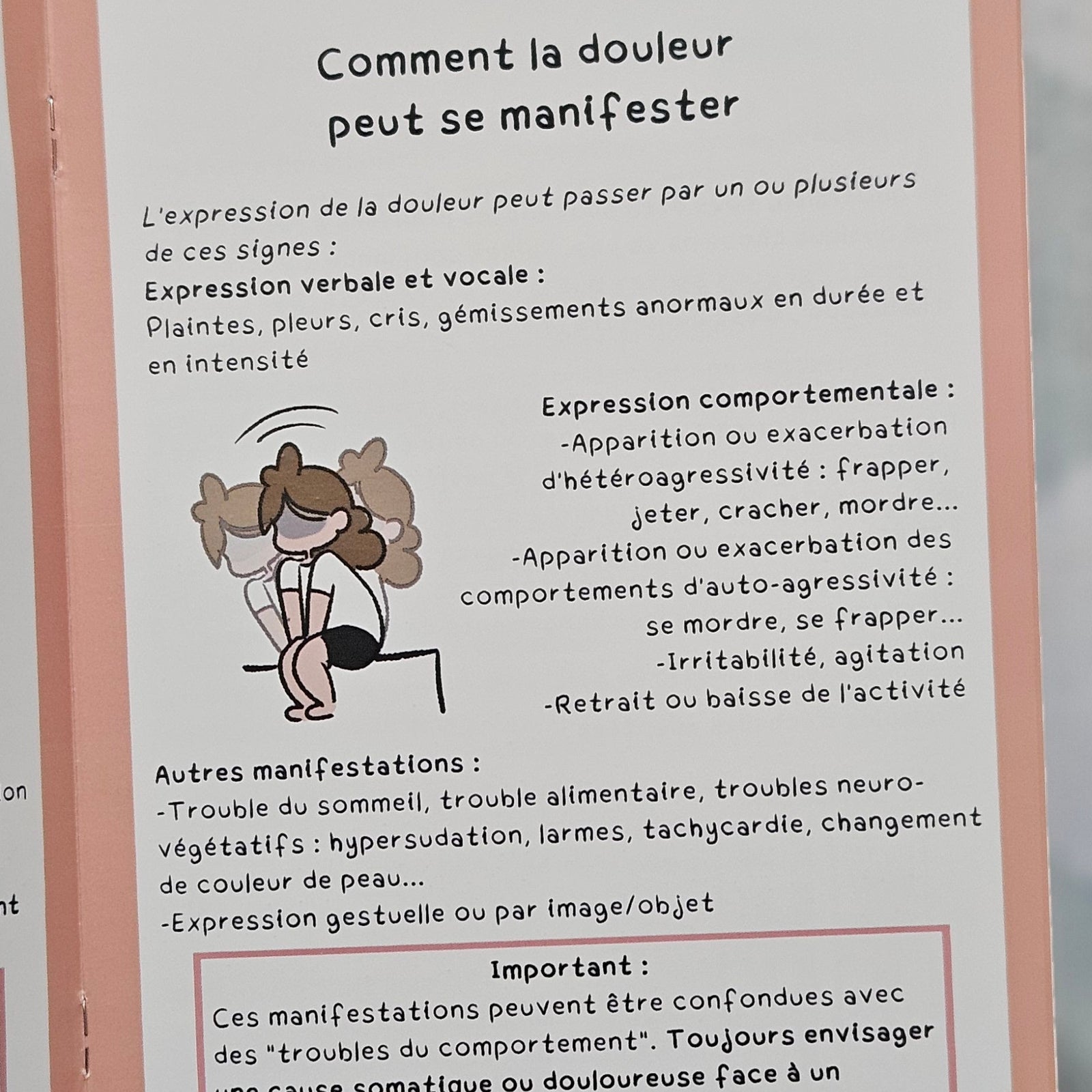 Page intérieure « Comment la douleur peut se manifester », listant les expressions verbales, comportementales et physiques, avec un encadré rappelant de toujours envisager une cause somatique face à un changement de comportement